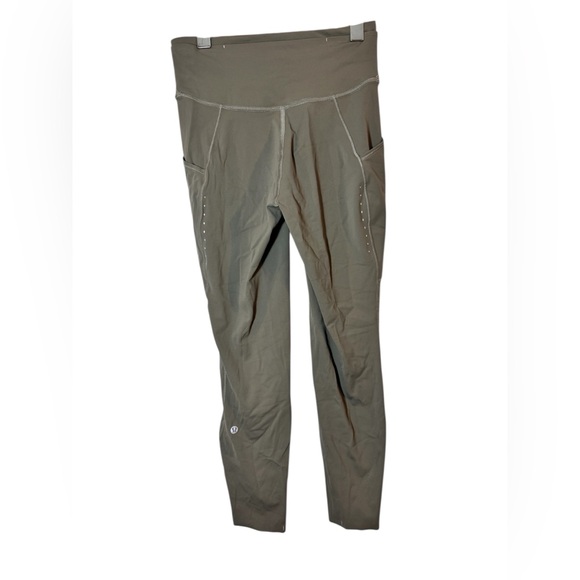 Lululemon Fast and Free High Rise Tight - Size 6 - Picture 4 of 7